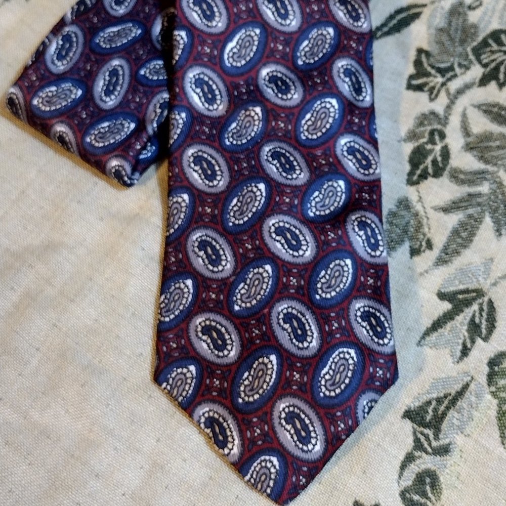 Robert Talbot || Wine Paisley Silk Tie